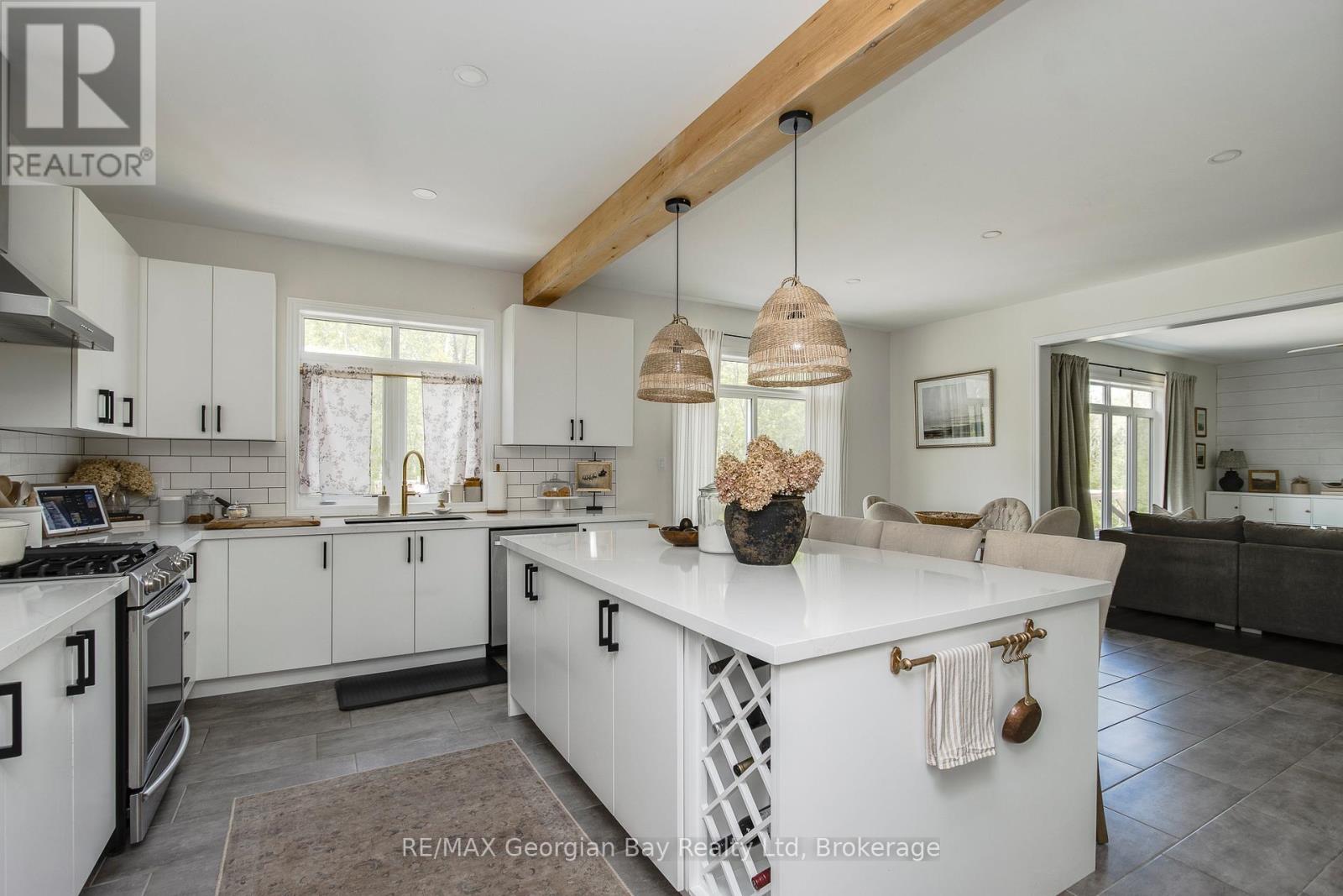 215 ROY DRIVE - Image 16