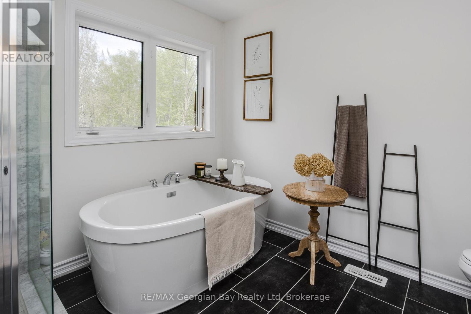 215 ROY DRIVE - Image 26