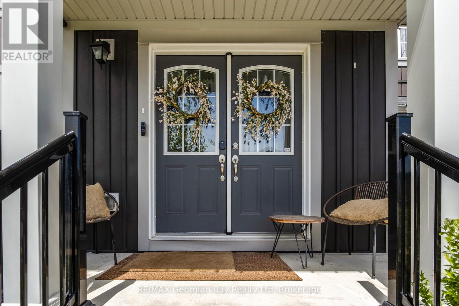 215 ROY DRIVE - 3