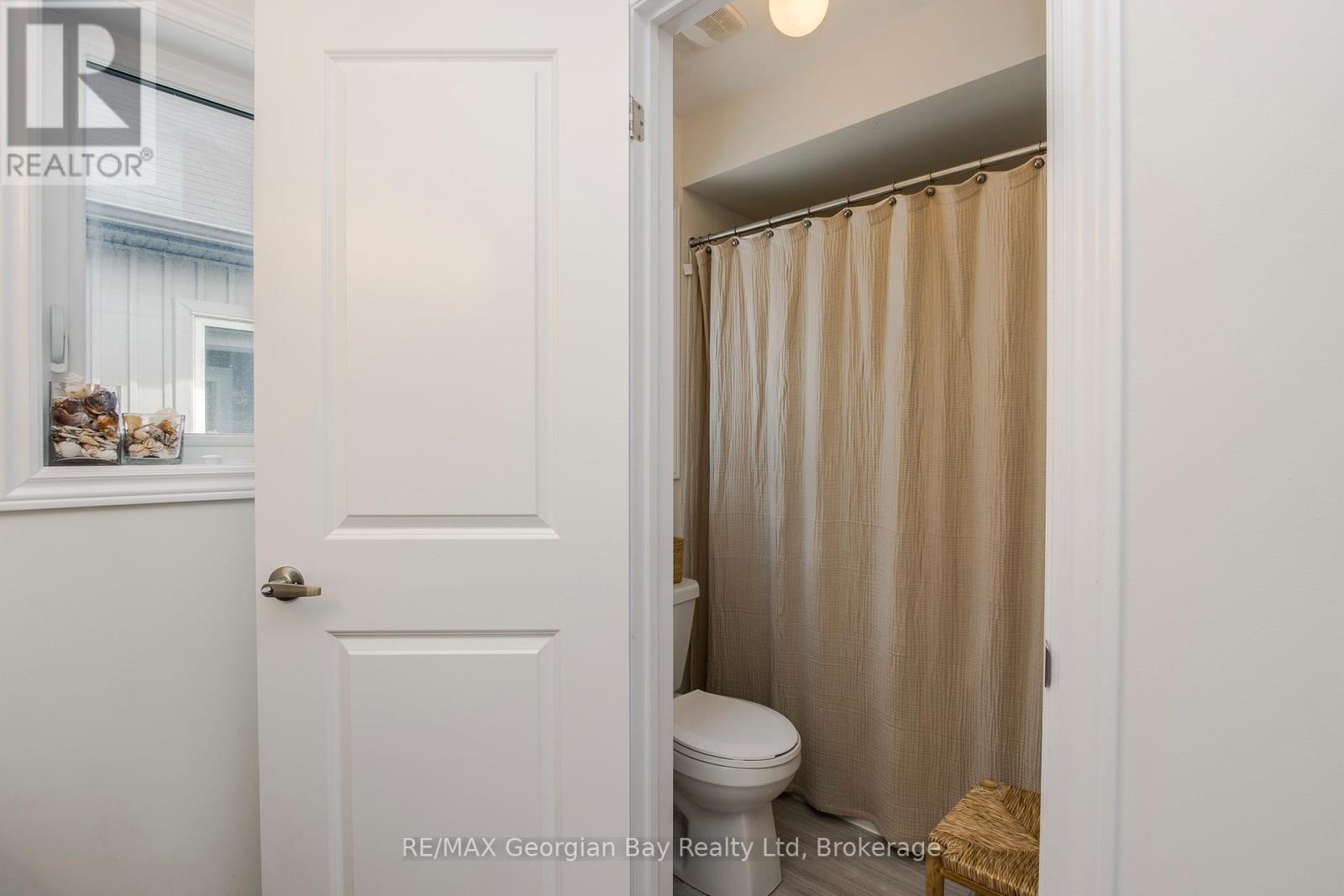 215 ROY DRIVE - Image 31