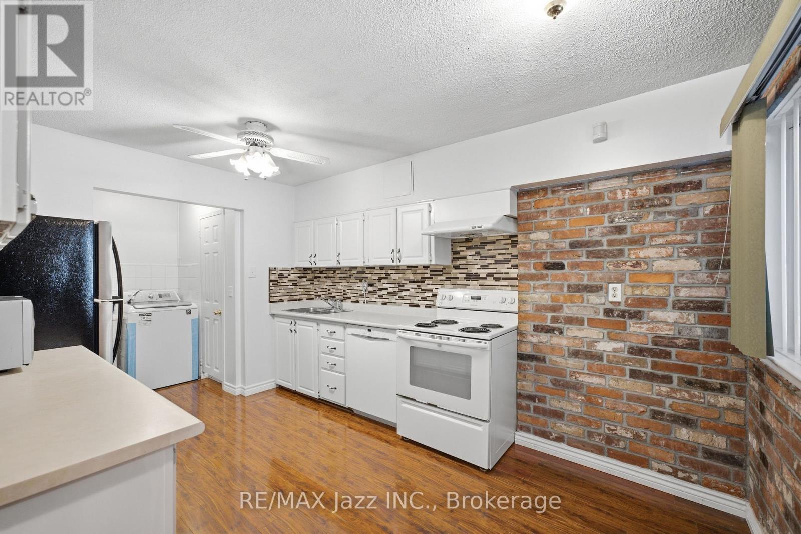 #38 120 LING ROAD - 12