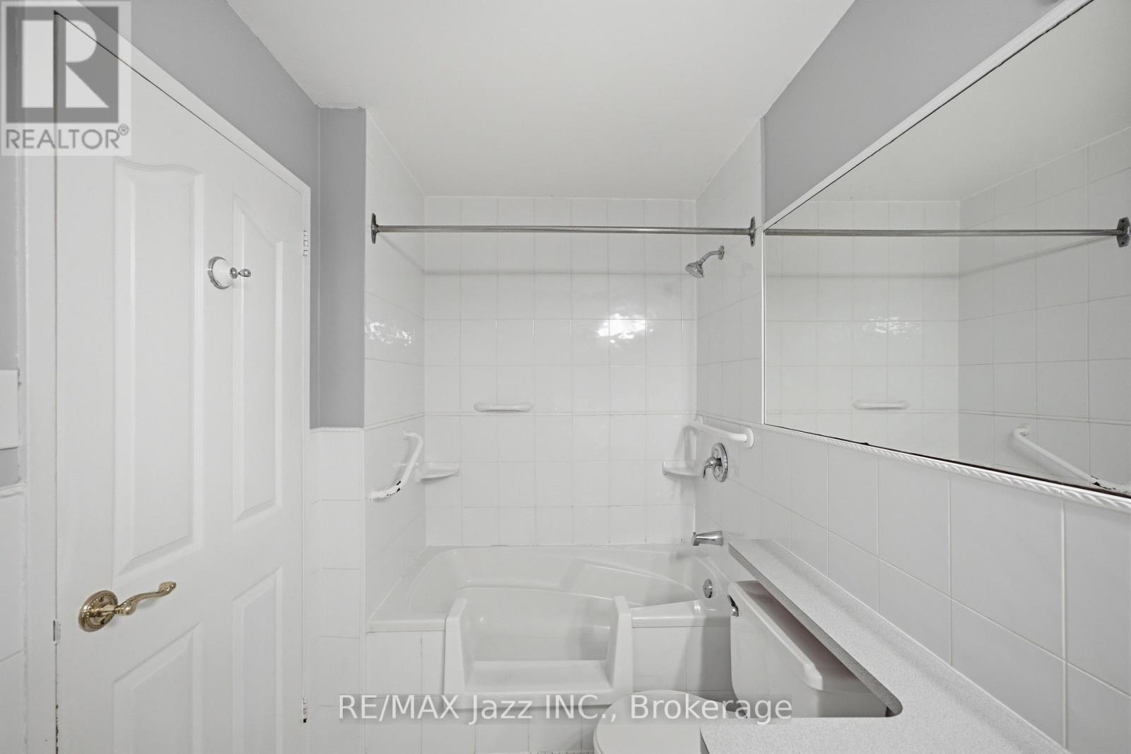 #38 120 LING ROAD - 23