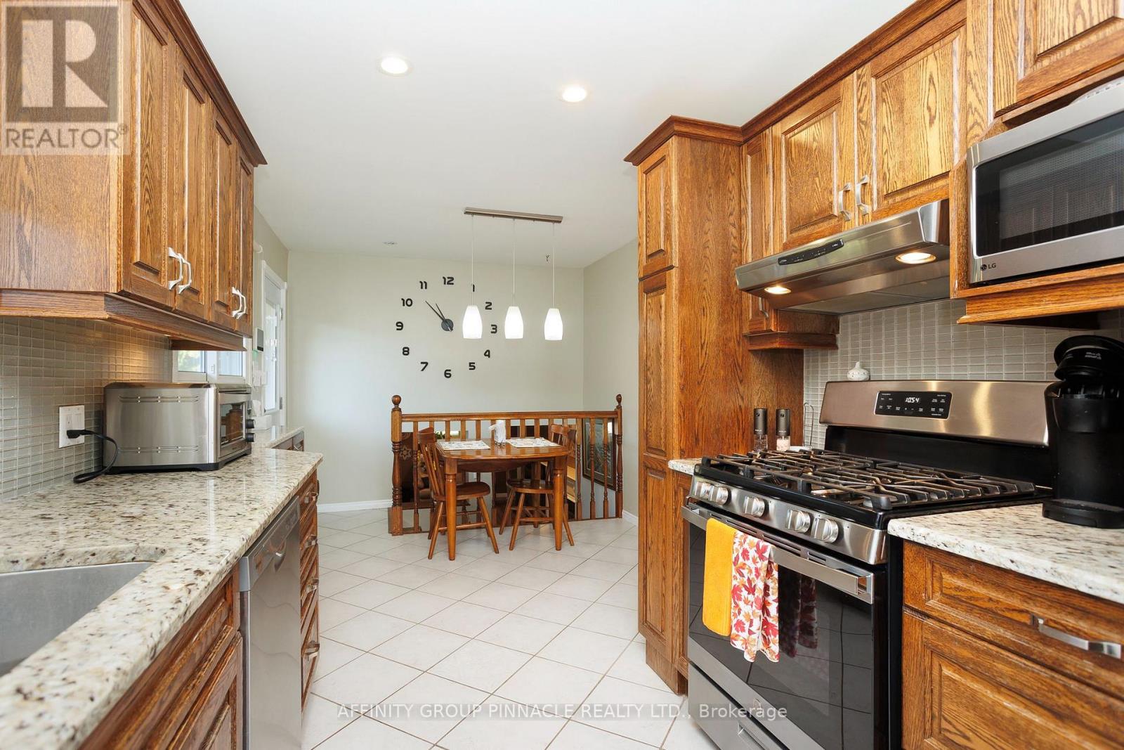 364 RIVERDALE ROAD - Image 17