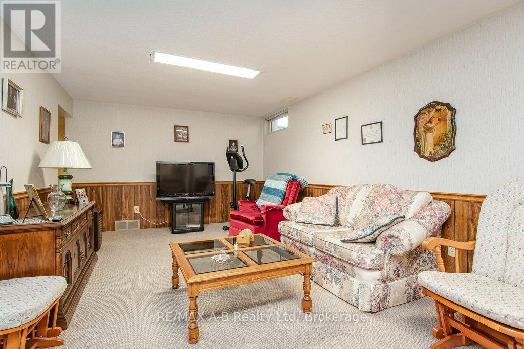 174 NEAL AVENUE - 36