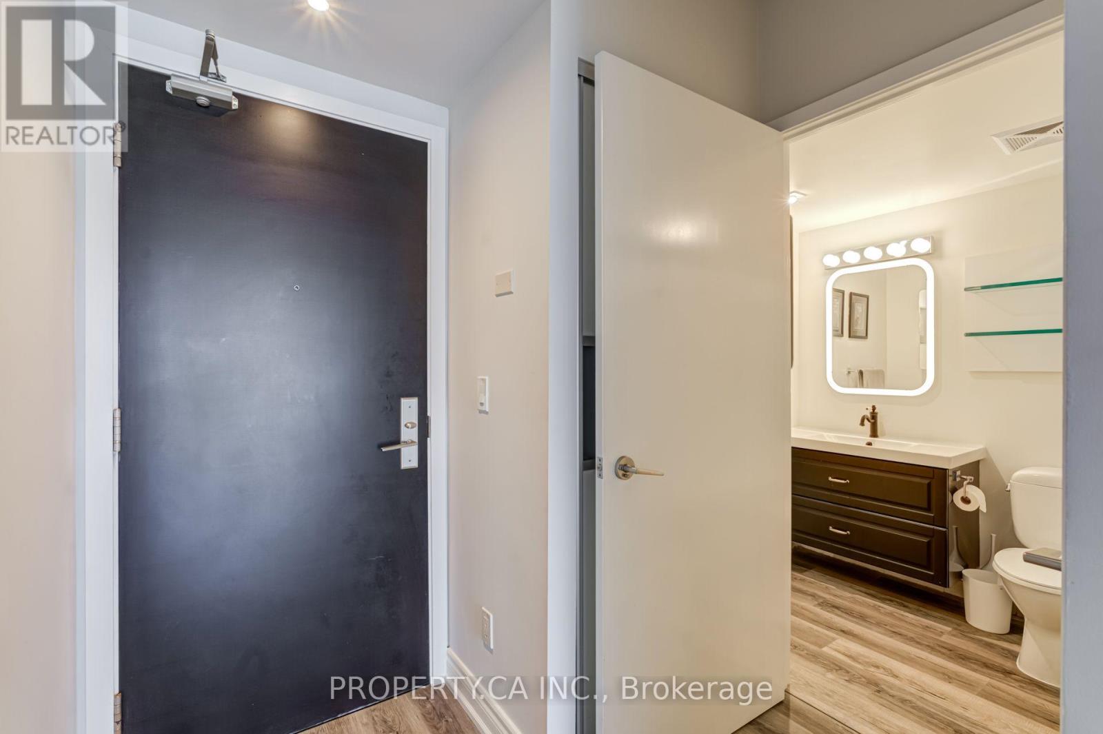 #702 55 STEWART STREET - 10