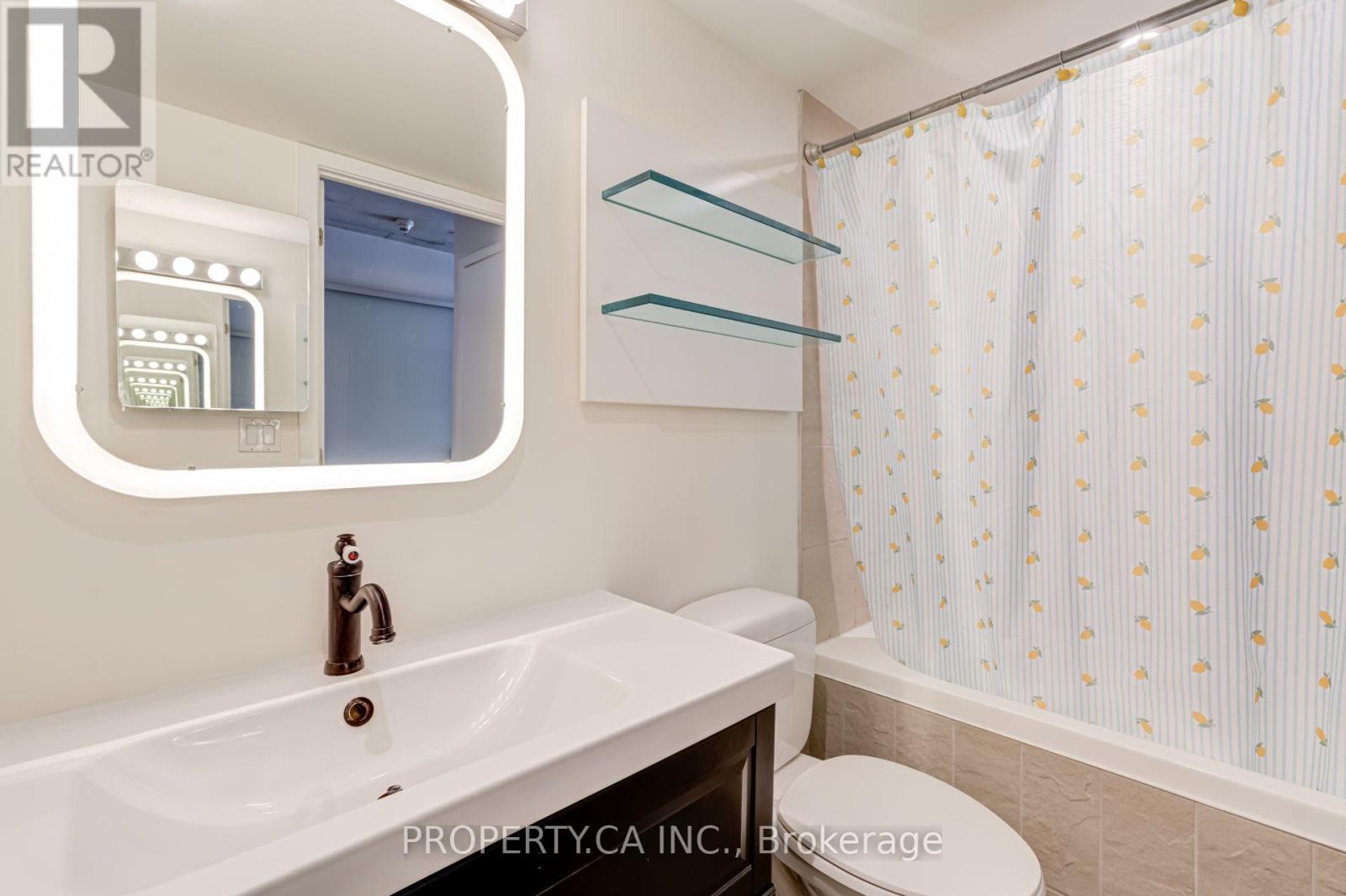 #702 55 STEWART STREET - 12
