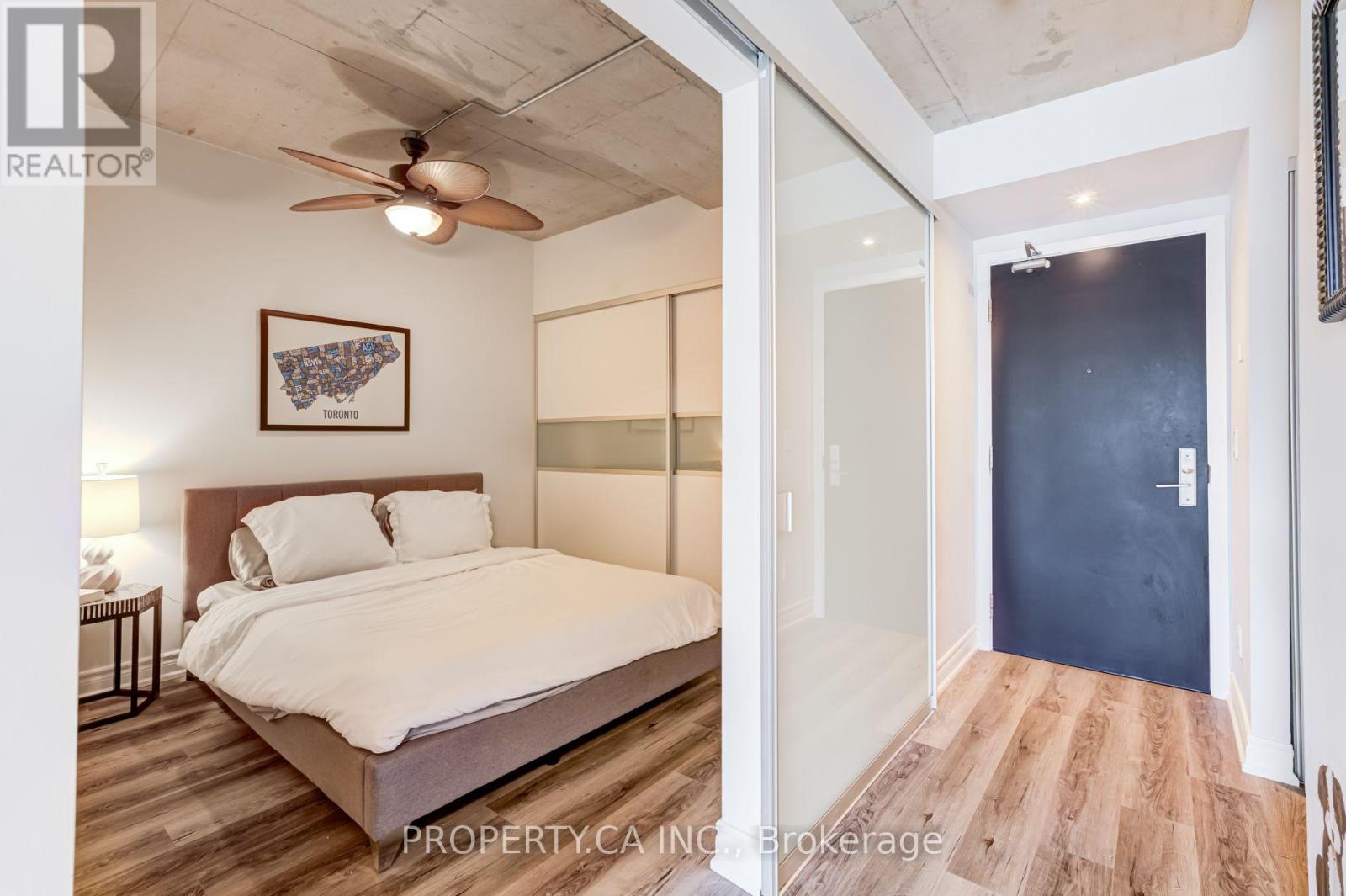 #702 55 STEWART STREET - 17