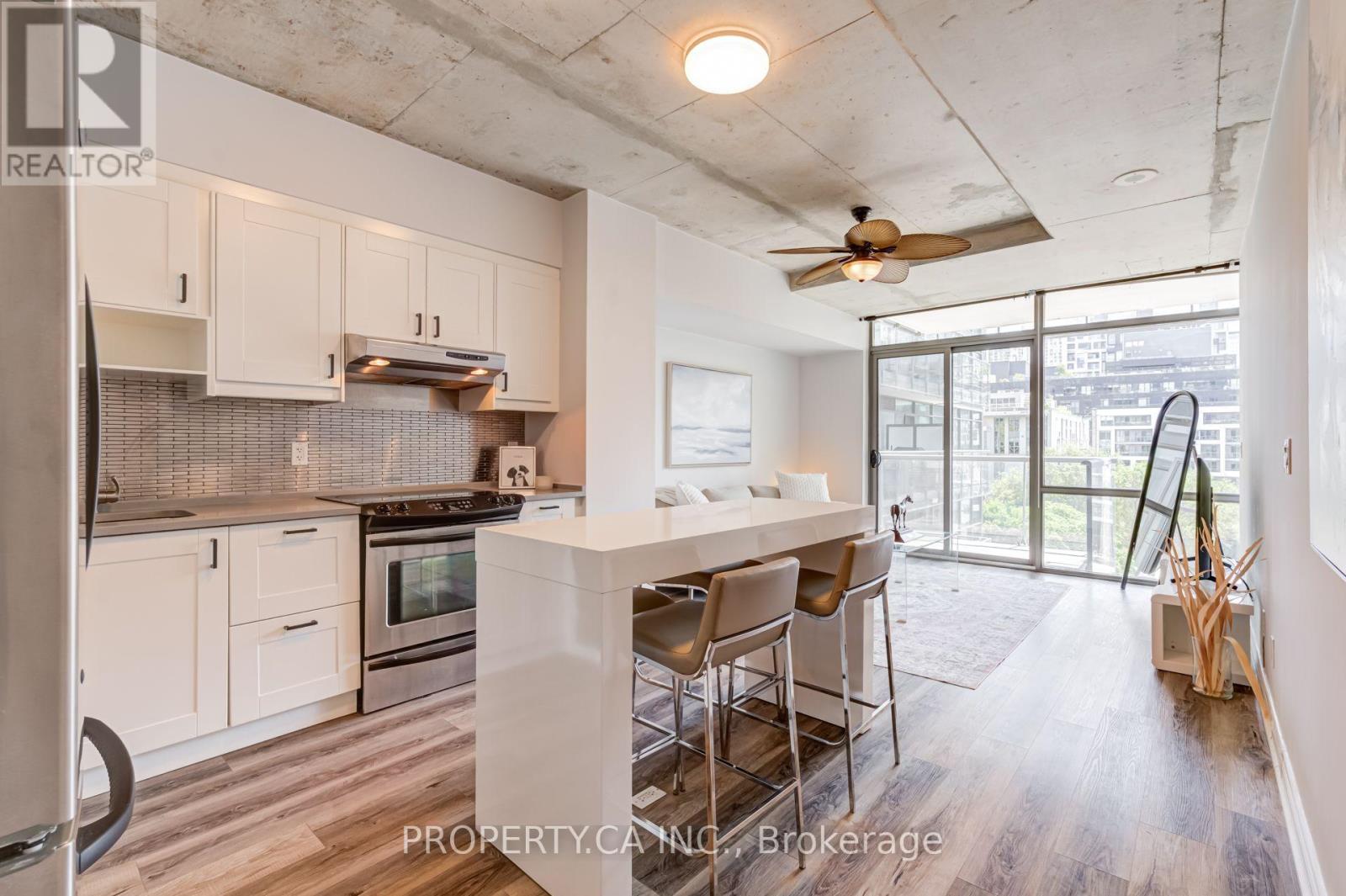 #702 55 STEWART STREET - 18