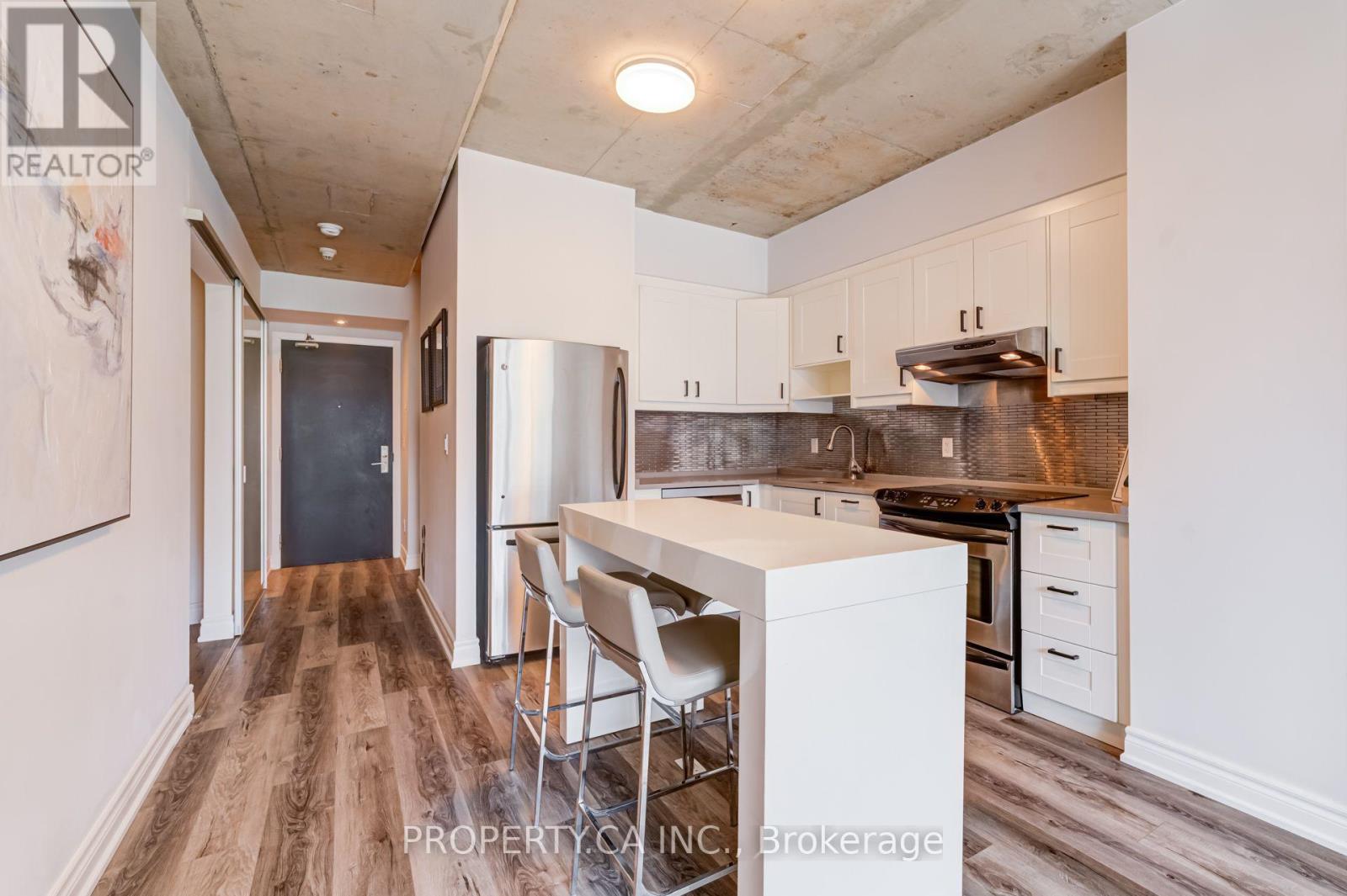 #702 55 STEWART STREET - 19