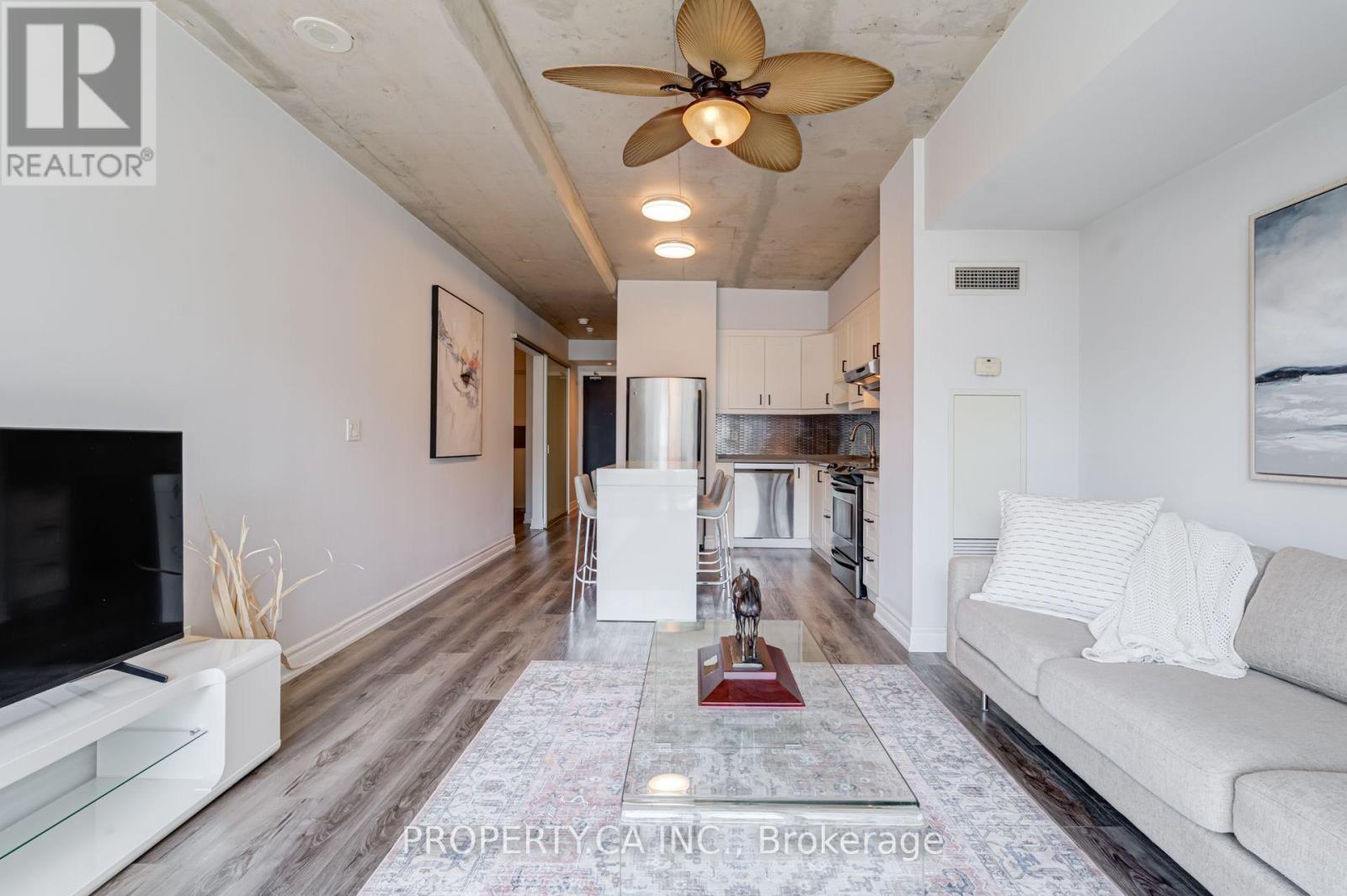 #702 55 STEWART STREET - 27
