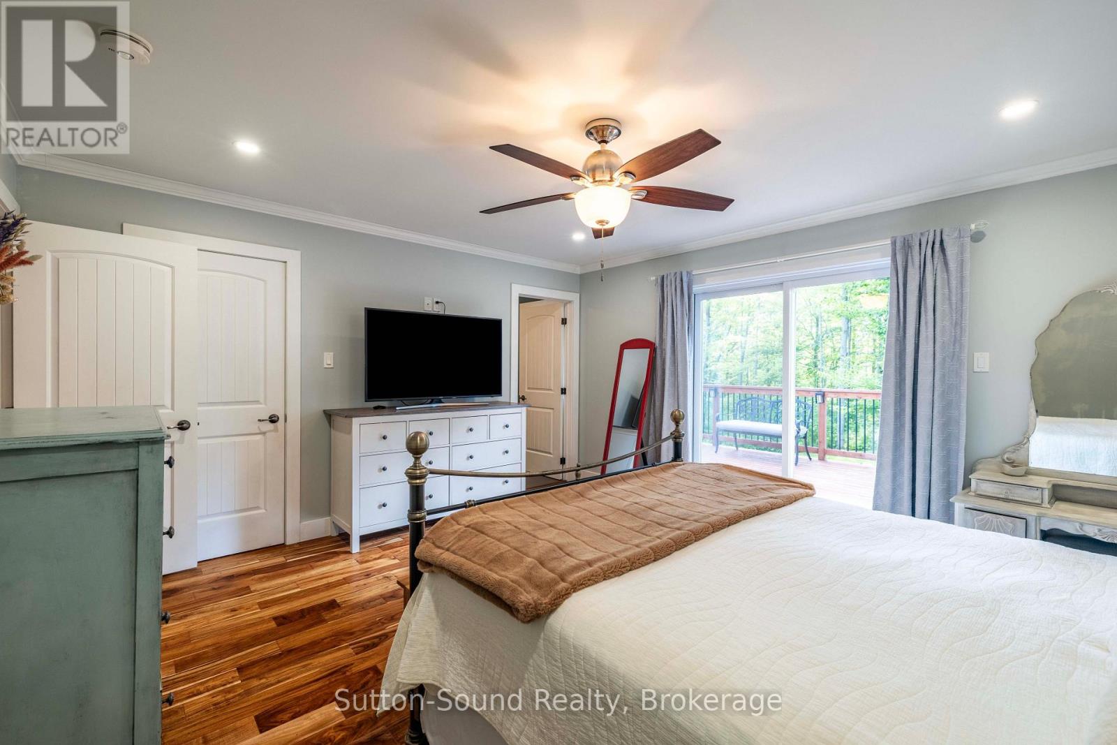 90 GRAHAM CRESCENT - 18
