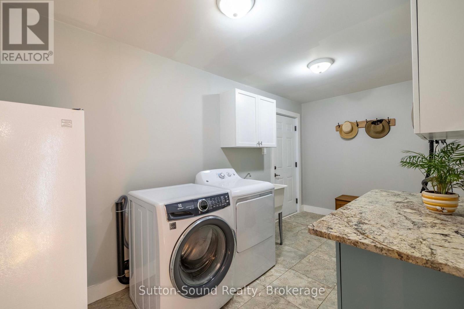 90 GRAHAM CRESCENT - Image 24