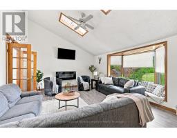 Family room - 8966 Highway 35, Minden Hills, ON K0M2L1 Photo 7