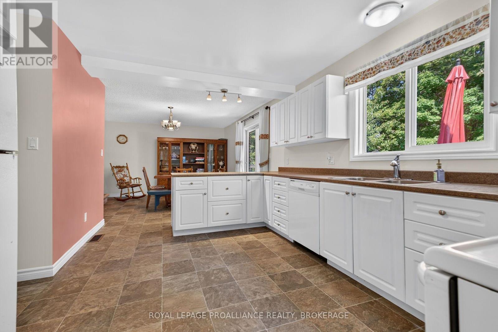 900 NOTTINGHILL AVENUE - Image 16