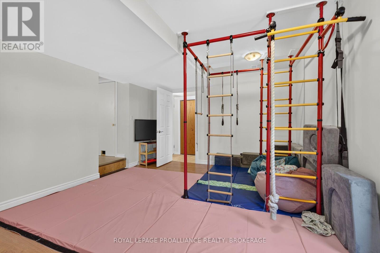 900 NOTTINGHILL AVENUE - Image 30