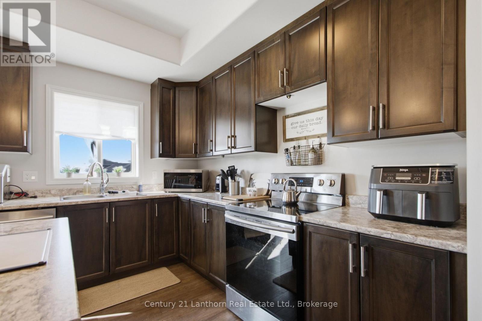 7 COTTONWOOD DRIVE - Image 13