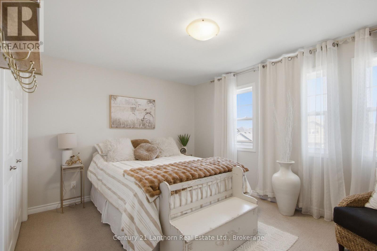 7 COTTONWOOD DRIVE - Image 23