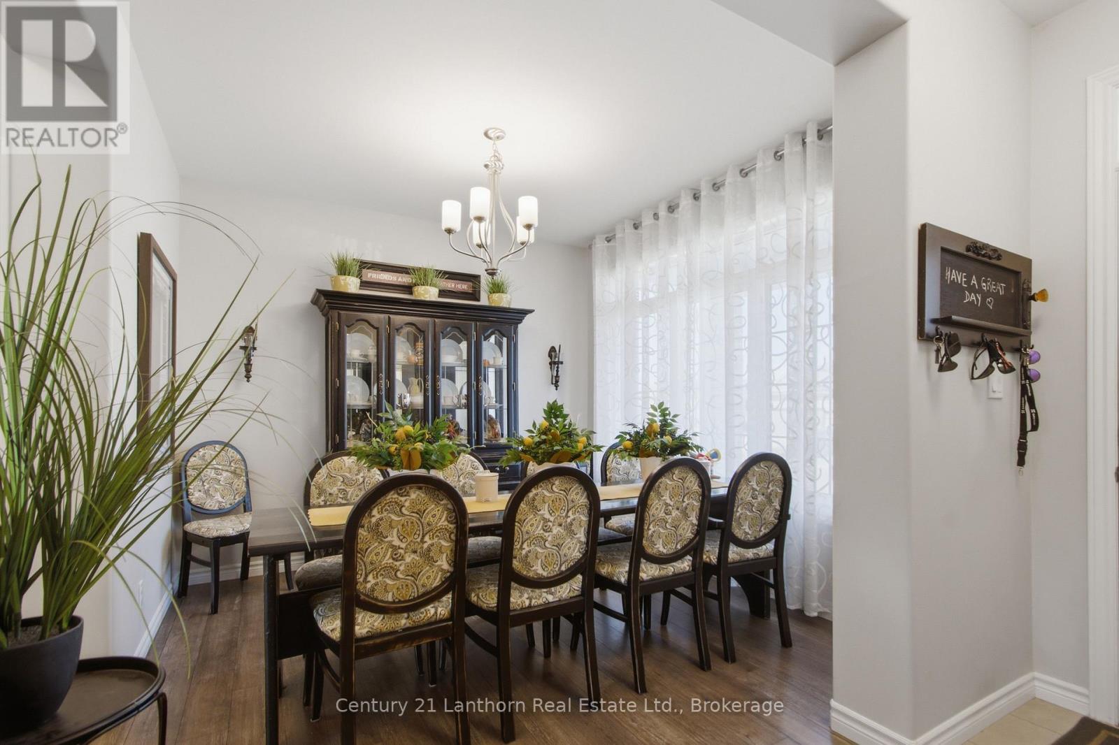 7 COTTONWOOD DRIVE - Image 5
