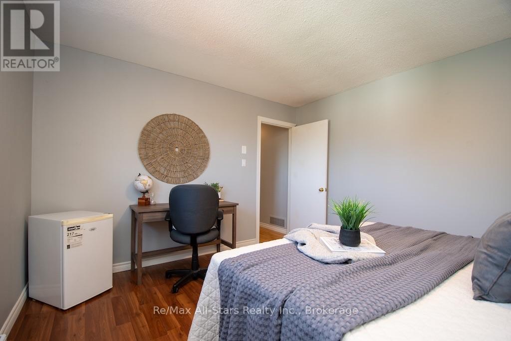 4 DANIEL COURT - Image 26
