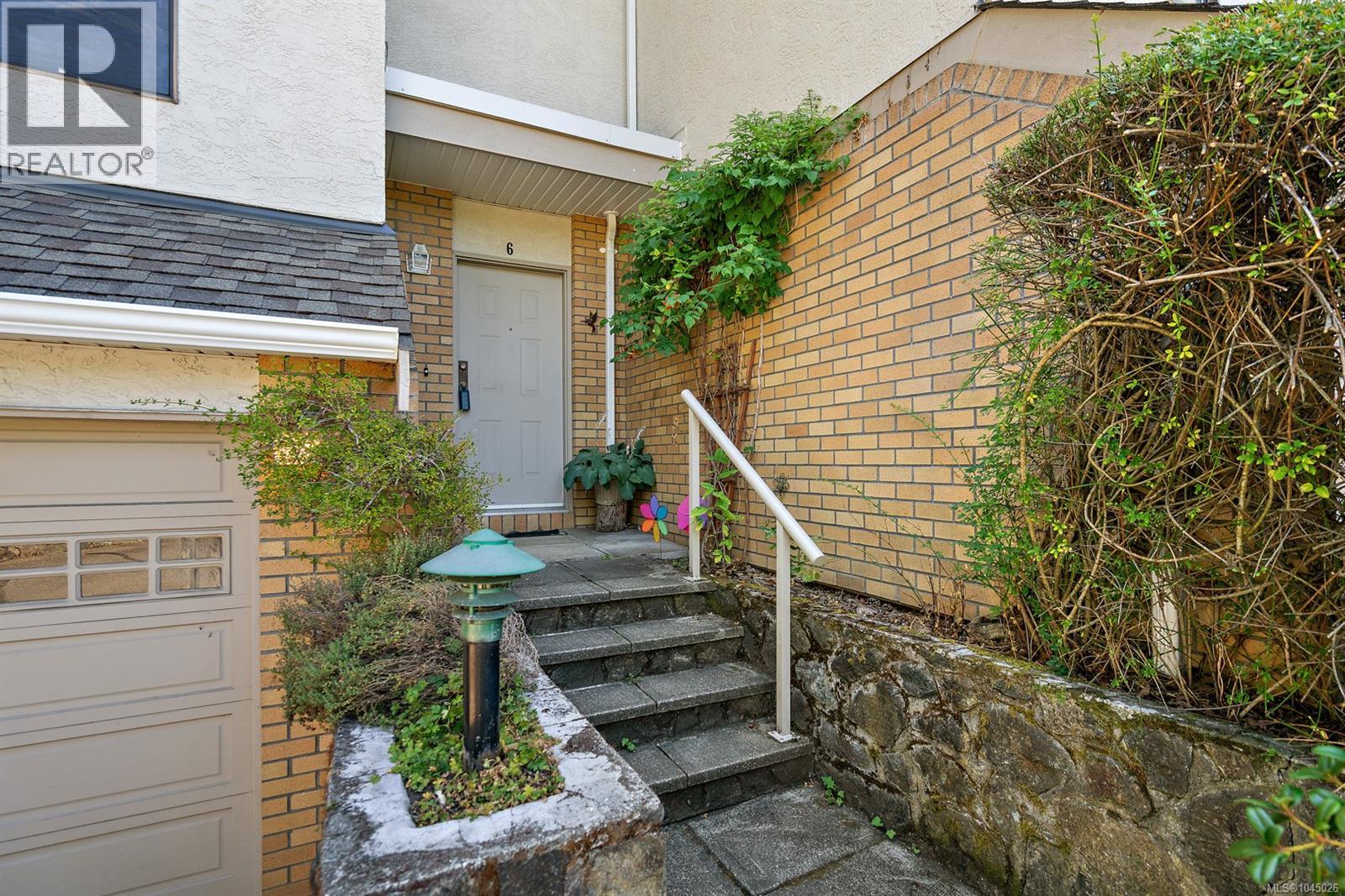 #6 1404 McKenzie Ave - 2