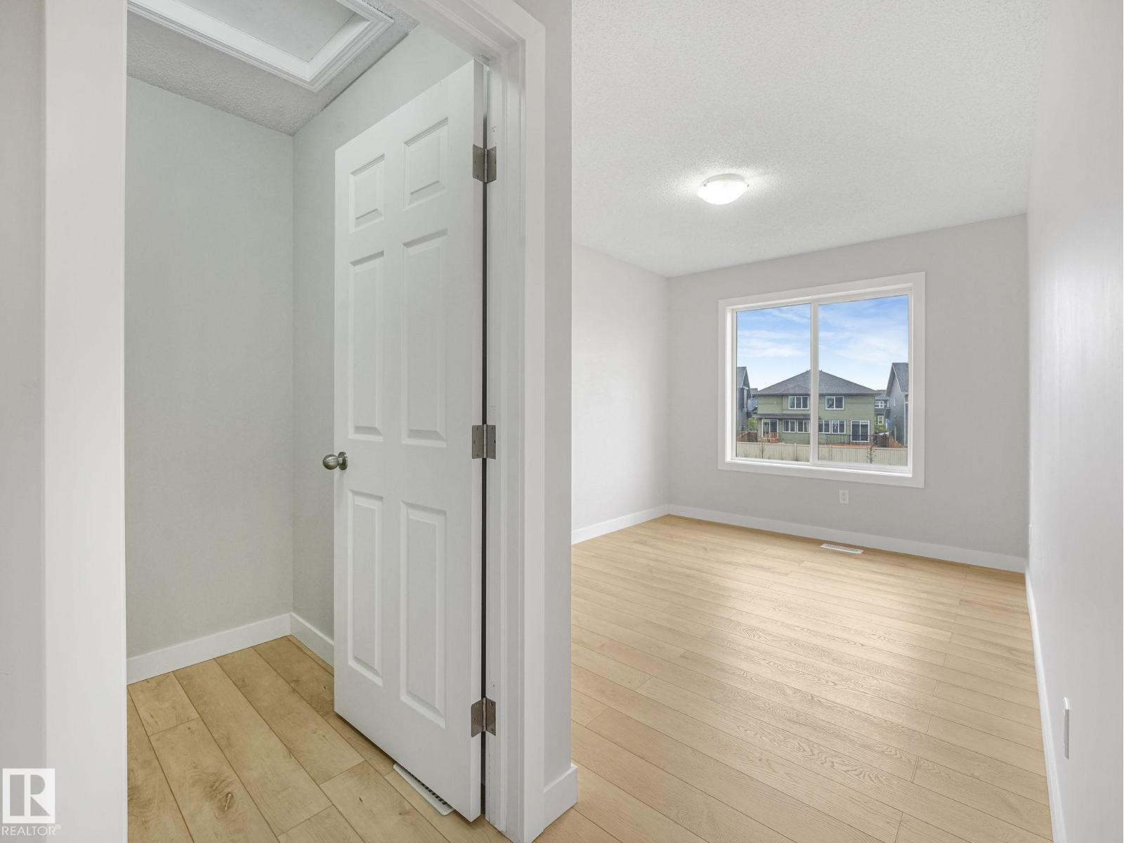 7327 24 Avenue SW - Photo 38