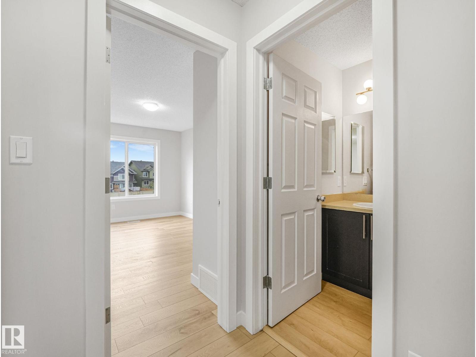 7327 24 Avenue SW - Photo 36