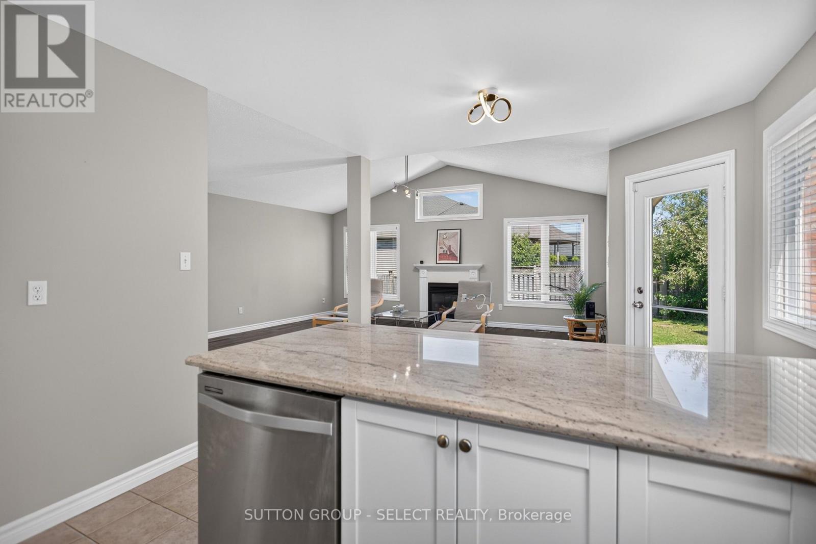 1647 BAYSWATER CRESCENT - Image 10