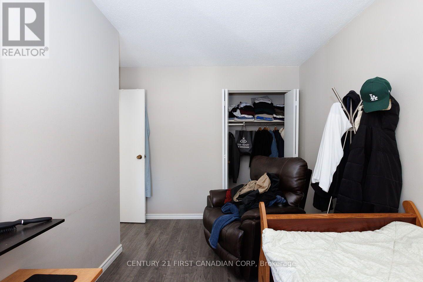 #122 70 FIDDLERS GREEN ROAD - 16