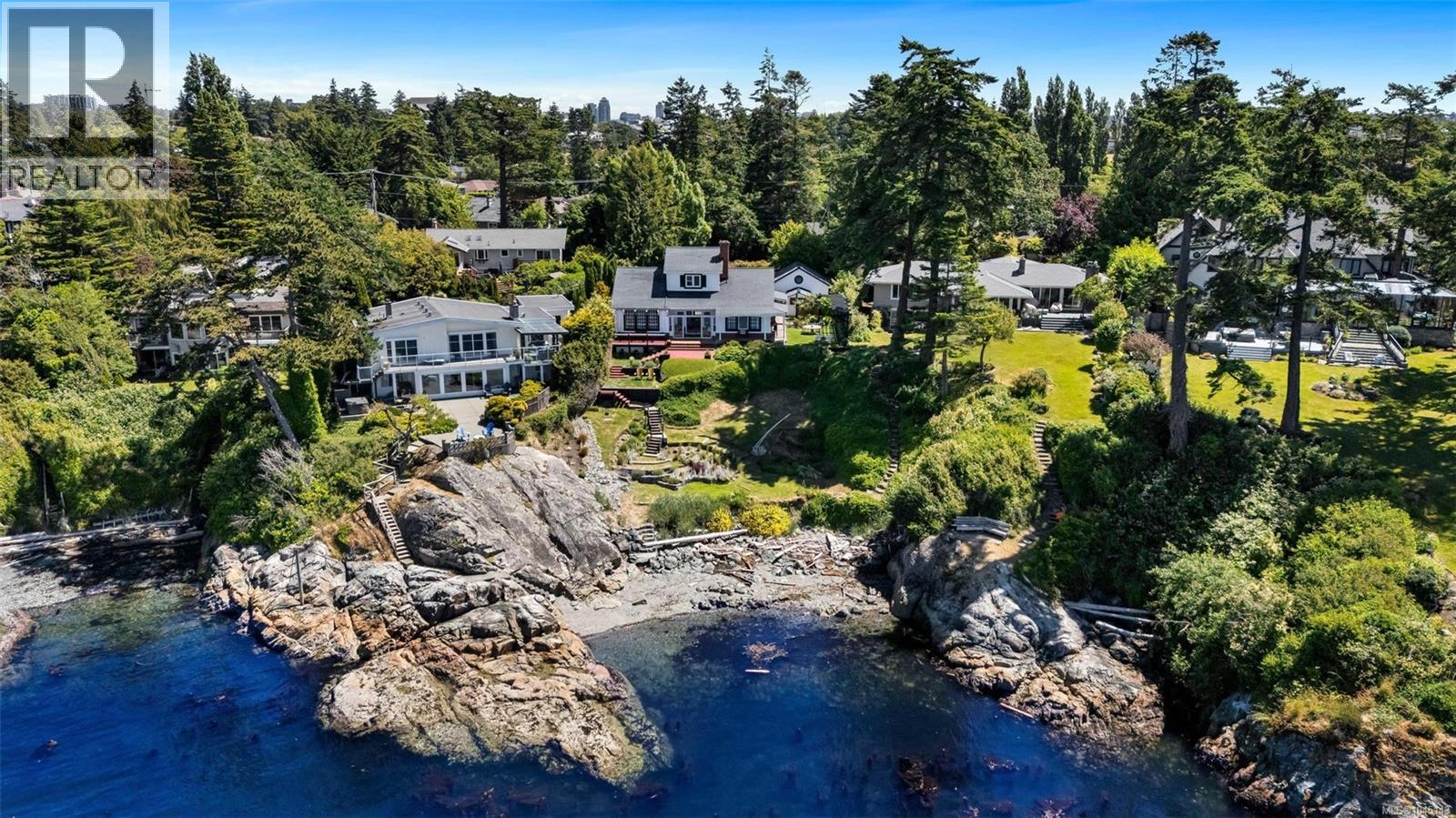 330 Plaskett Pl - 1