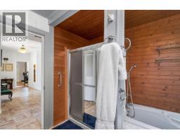 330 Plaskett Pl, Esquimalt, BC V9A6G4 Photo 27