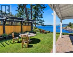 330 Plaskett Pl, Esquimalt, BC V9A6G4 Photo 37