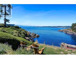 330 Plaskett Pl, Esquimalt, BC V9A6G4 Photo 44