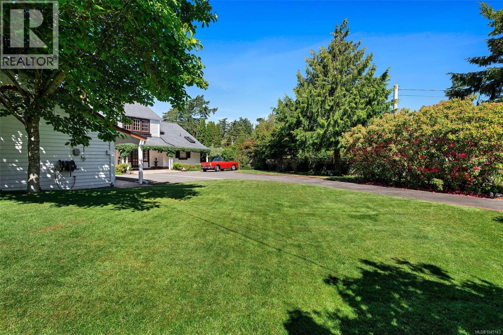 330 Plaskett Pl - 51