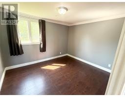 14 Bob Clark Drive thumbnail 17