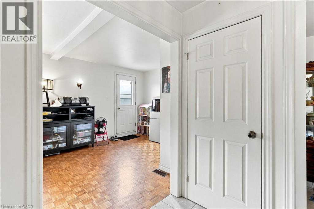 105 ROSEMONT Avenue - 8