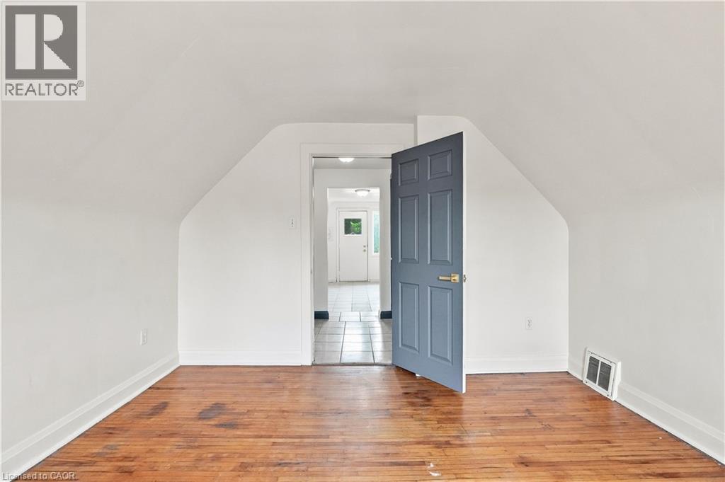 105 ROSEMONT Avenue - 20