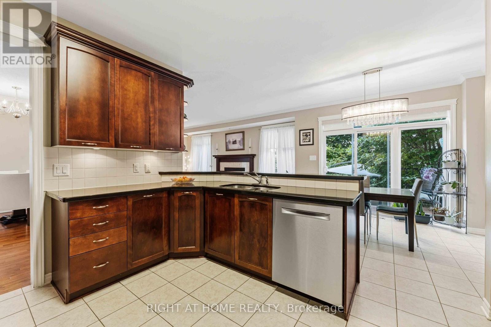 4 Bed, 3 Bath House for Sale in Ottawa – 250 TOFINO PRIVATE, Ottawa – MLS# X13643724 - Image 13