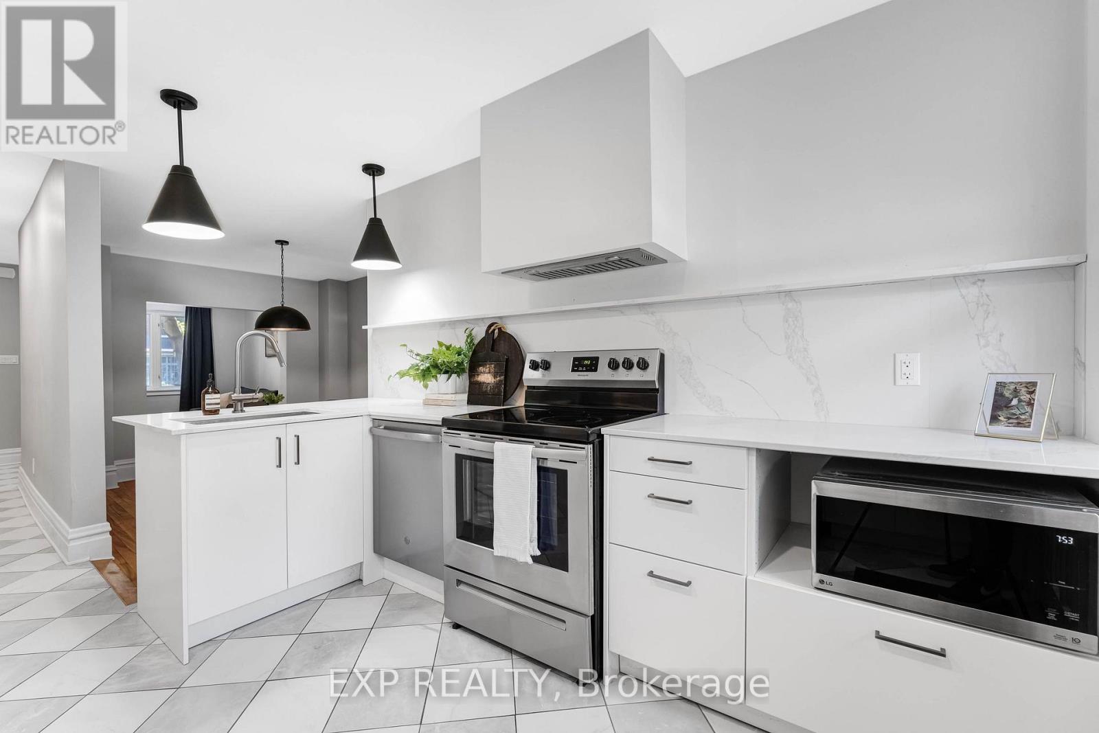 3 Bed, 3 Bath House for Rent in Ottawa – 119 HOPEWELL AVENUE, Ottawa – MLS# X13643858 - Image 11