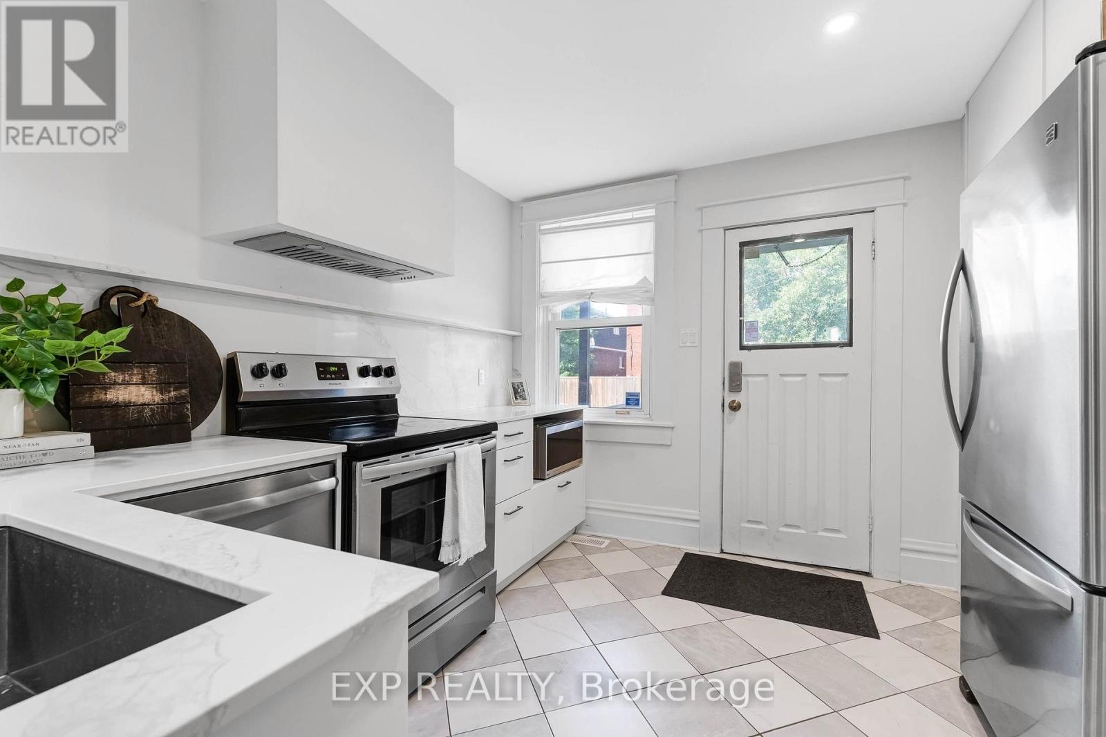 3 Bed, 3 Bath House for Rent in Ottawa – 119 HOPEWELL AVENUE, Ottawa – MLS# X13643858 - Image 13
