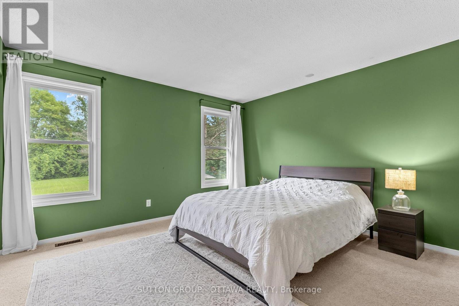 3 Bed, 2 Bath House for Sale in Ottawa – 8097 LAURIE LANE, Ottawa – MLS# X13644006 - Image 17