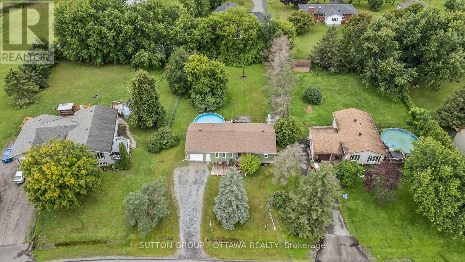 3 Bed, 2 Bath House for Sale in Ottawa – 8097 LAURIE LANE, Ottawa – MLS# X13644006 - Image 45