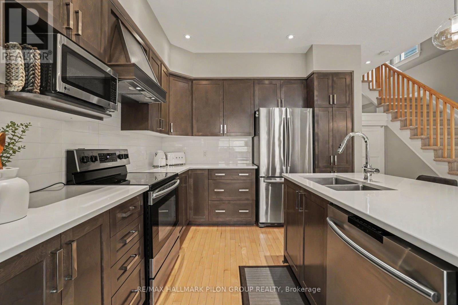 208 BUTTERFLY WALK - Image 10