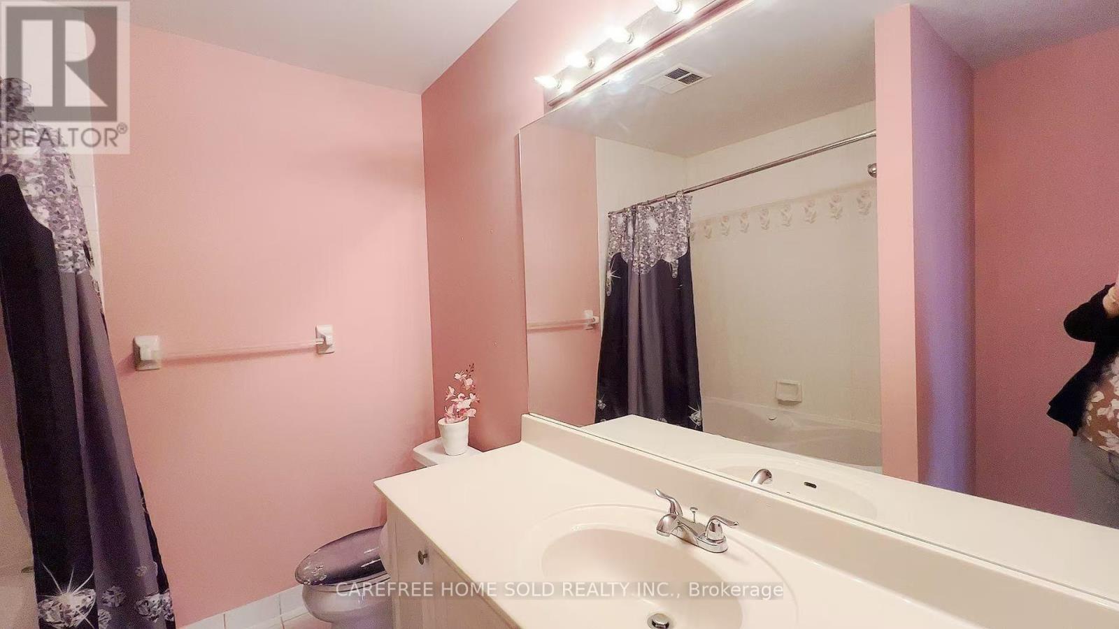#8 151 TOWNSGATE DRIVE - 16