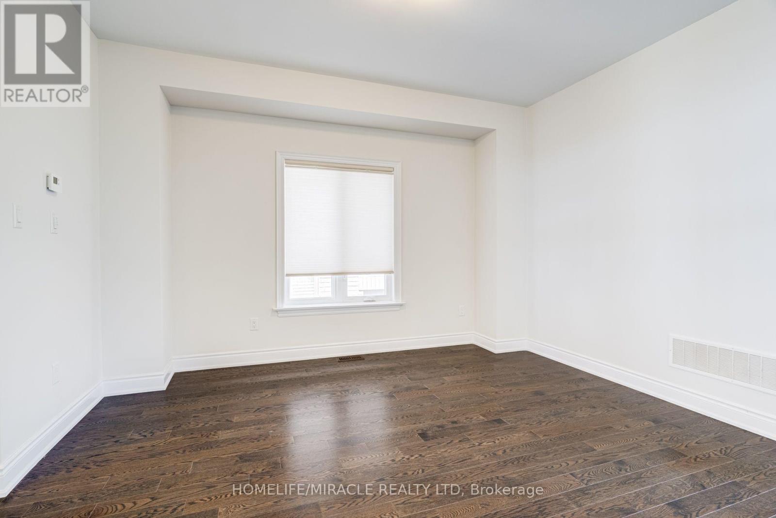 25 LORNE THOMAS PLACE, New Tecumseth (Alliston) — photo 3
