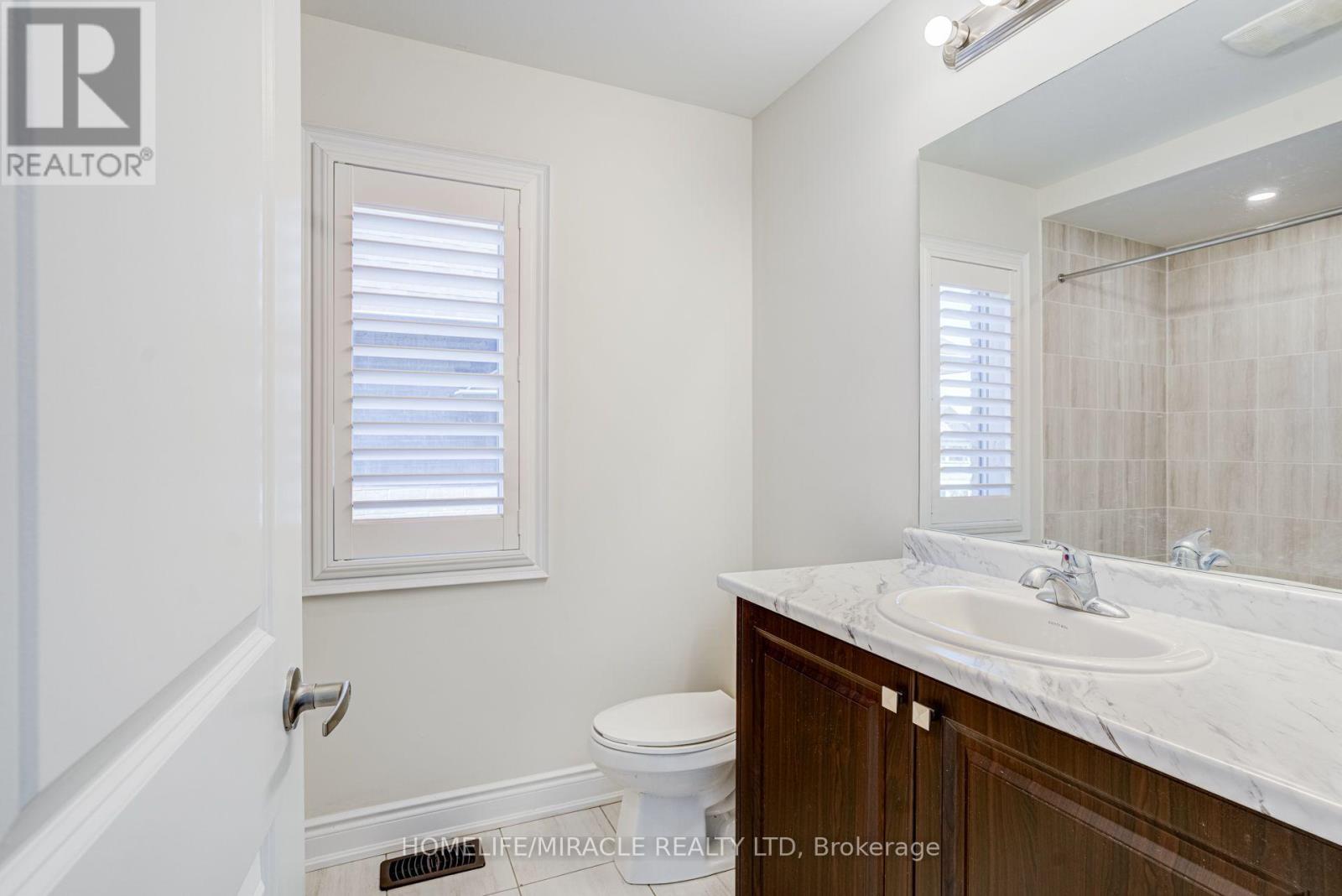 25 LORNE THOMAS PLACE - 34