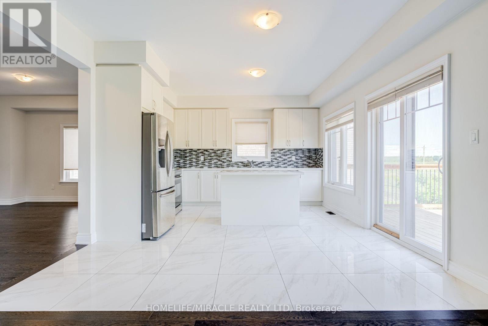 25 LORNE THOMAS PLACE - 7