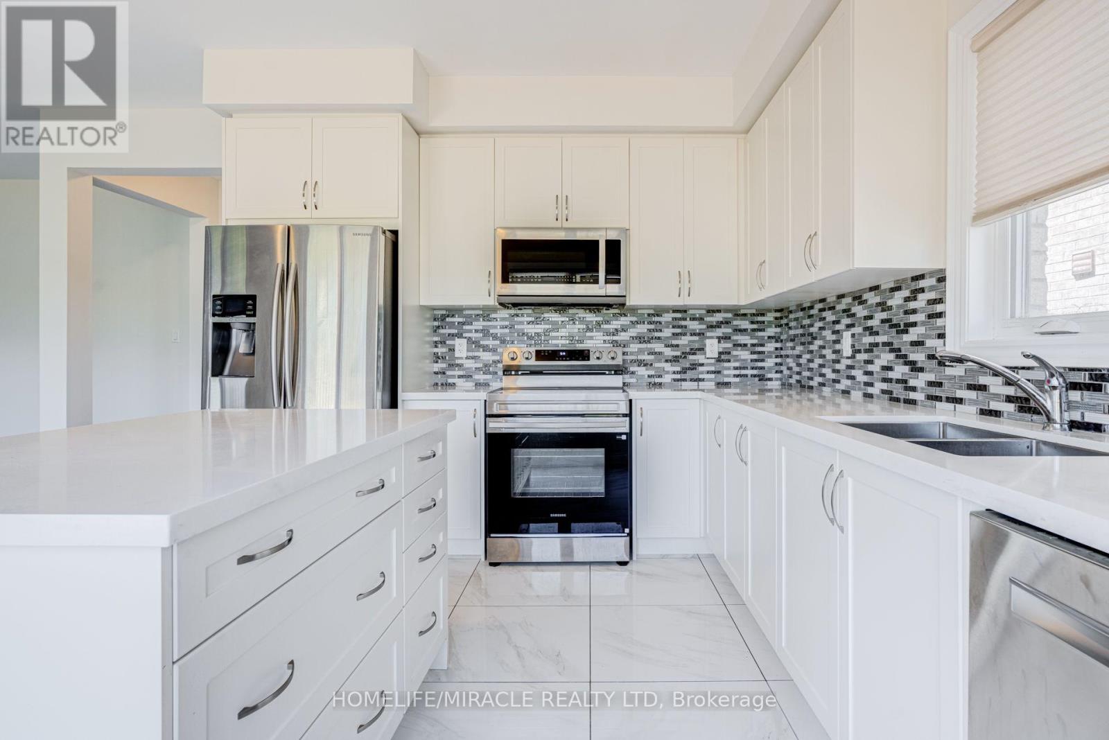 25 LORNE THOMAS PLACE - 8