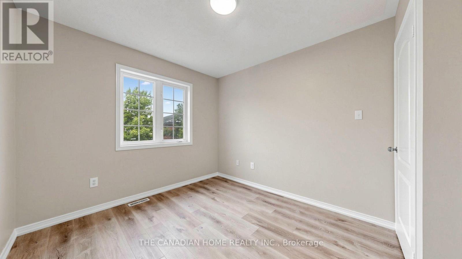 31 LAURENDALE AVENUE - 33