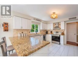 Family room - 376 Keith Avenue, Newmarket, ON L3X1T5 Photo 10