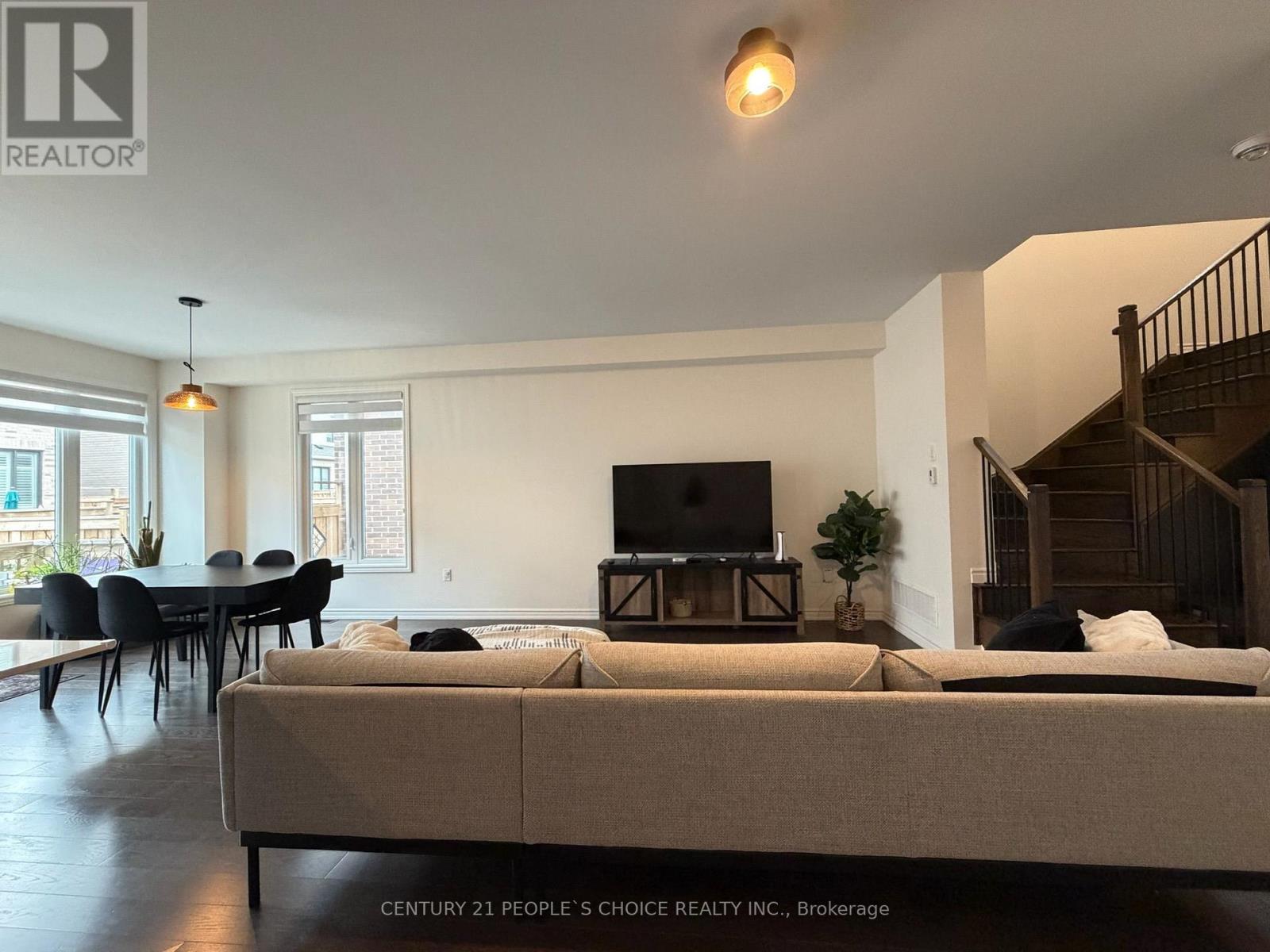 487 BERGAMOT AVENUE - 13